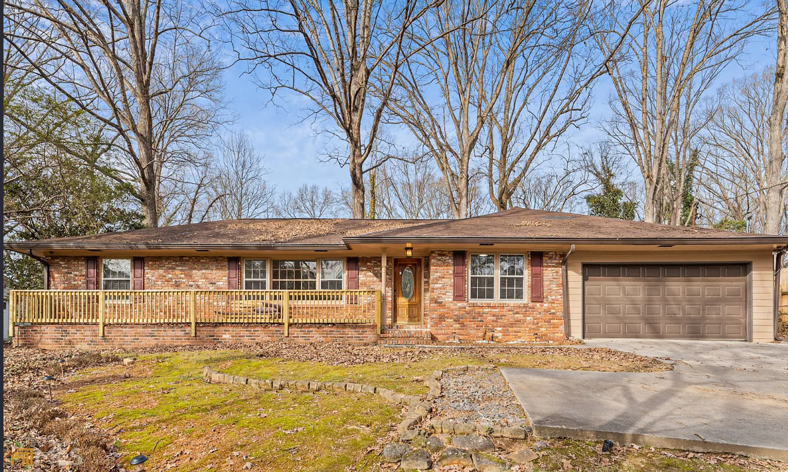 388 Tall Oaks Drive Northeast