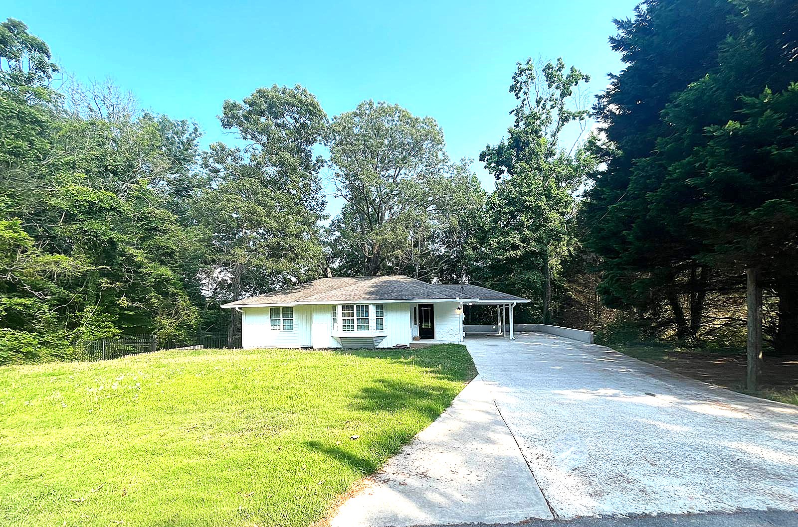 3932 Fraser Circle - 1